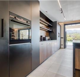 5 bedroom luxury seaside villa with indoor & outdoor pool, near Acharavi, sleeps 10